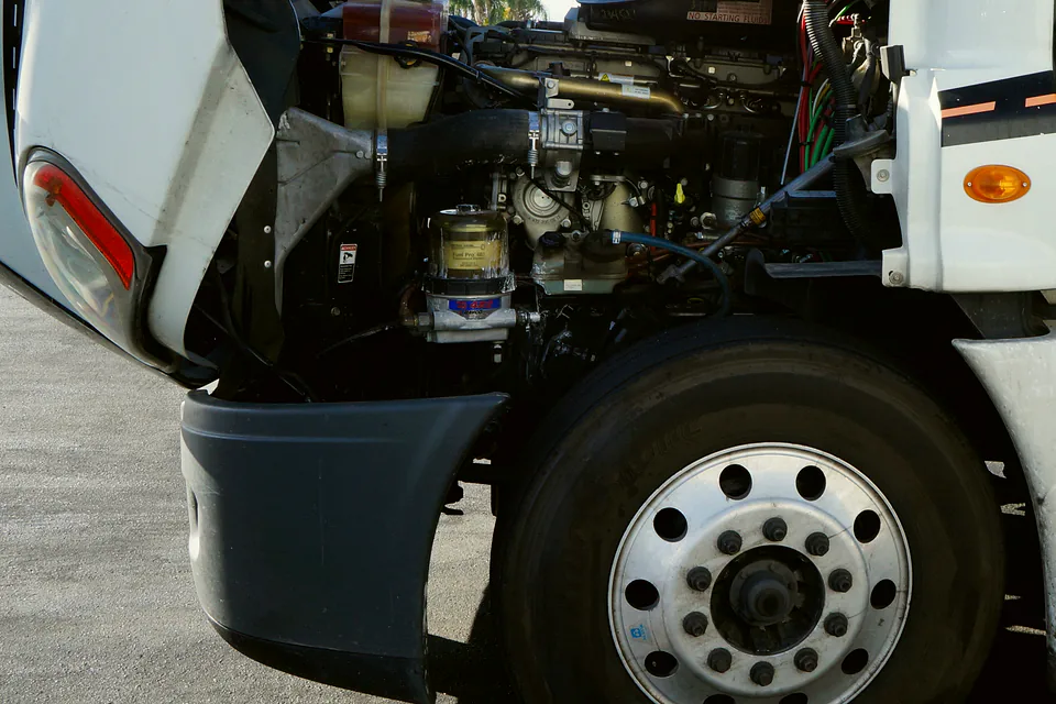 Detroit DD engine in a Freightliner Cascadia
