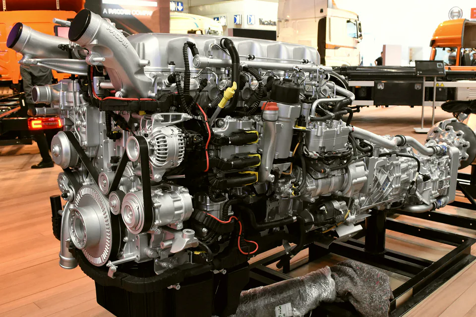 PACCAR MX-13 engine